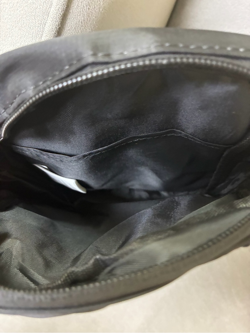 On Running Black Crossbody Belt Bag for Men - Picture 3 of 6